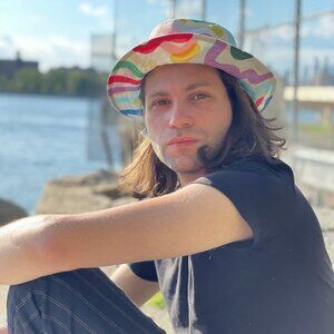 White Wavy Bucket Hat - Brand New